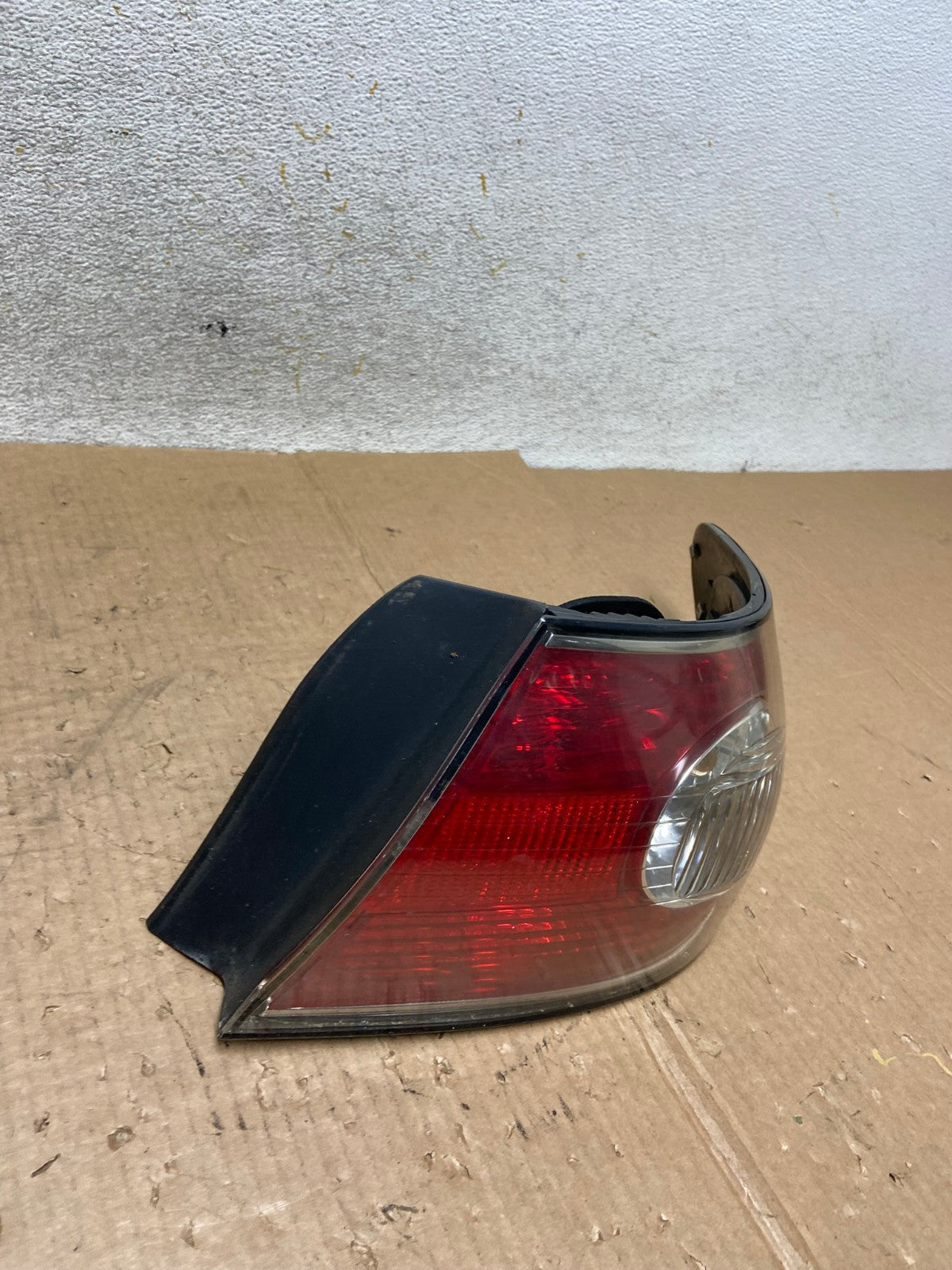 2002 to 2004 Lexus ES300 ES330 Right Passenger Side Tail Light AI5471 LK2