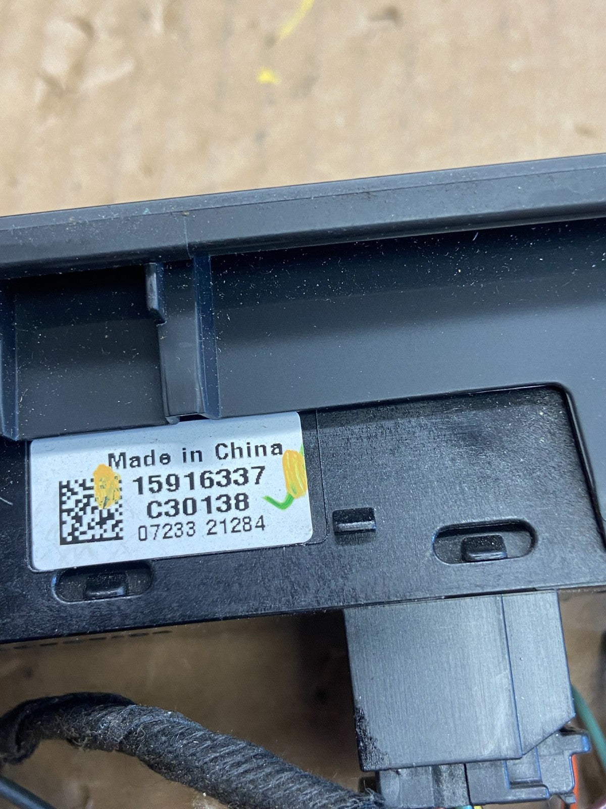2007 - 2014 Chevrolet Tahoe Yukon Pedal Traction Control Switch AD2291 DG4