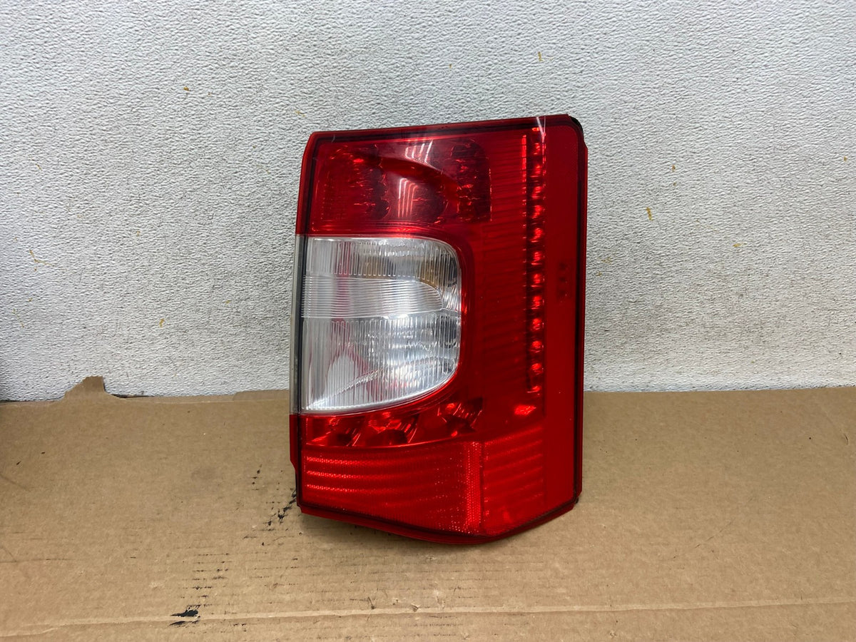 2011-2016 Chrysler Town and Country Right Passenger RH Tail Light AH7819 LK0