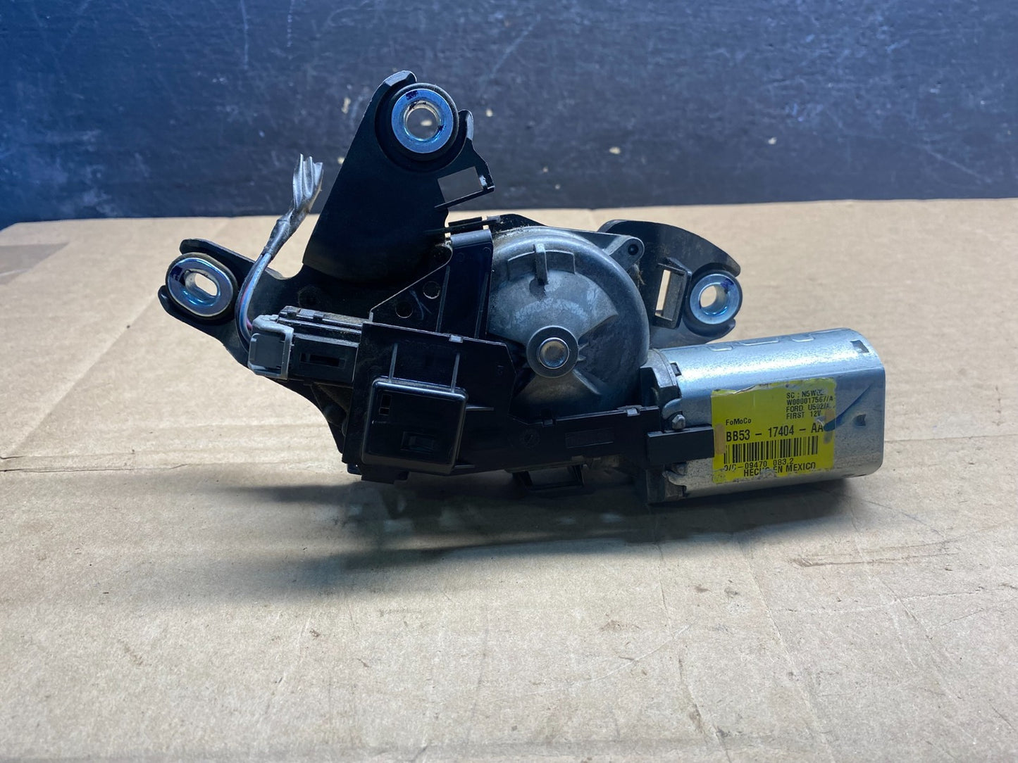 2011 to 2019 Ford Explorer Rear Windshield Wiper Motor ae8249 DG4