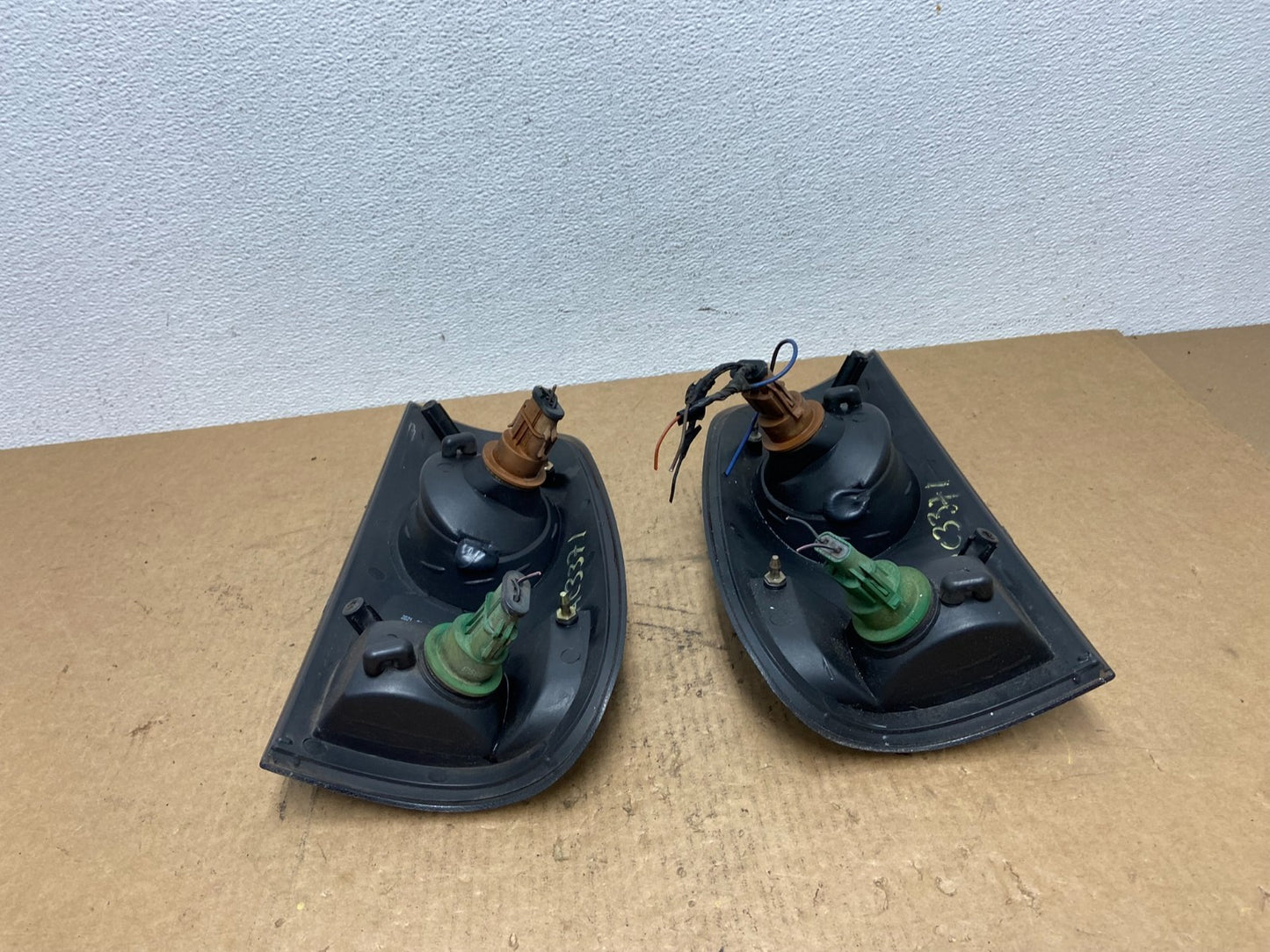 1997 to 2003 Ford F-250 F250 Left+Right Set Black Tail Lights ac3371 DG7