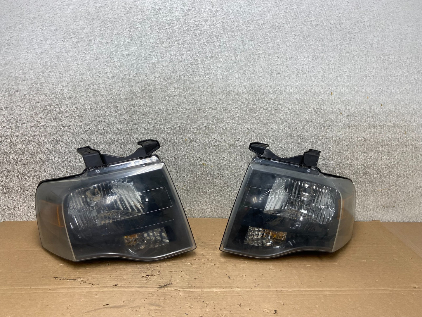 2007 - 2014 Ford Expedition Left+Right Side Headlights Halogen Oem AB4811 DW0