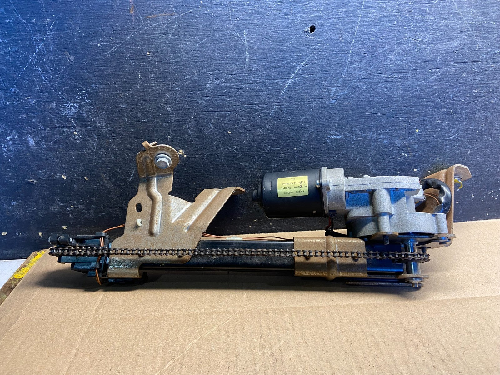2011-2014 Volkswagen Routan Motor Liftgate Tailgate Control Module Z0715 DG0