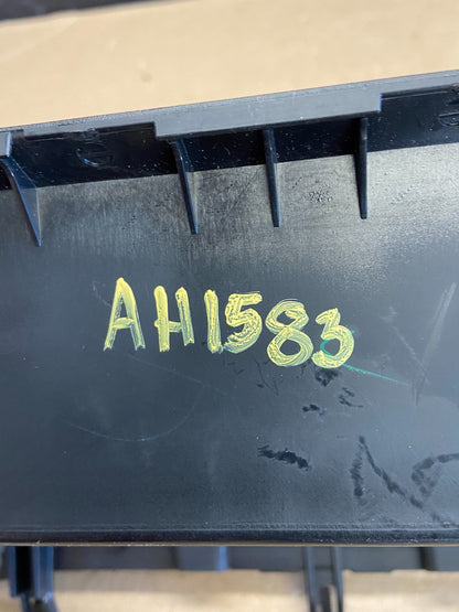 2003-2007 Nissan Murano Radio Center Console Display Bezel Air Vent OE ah1583 DG6