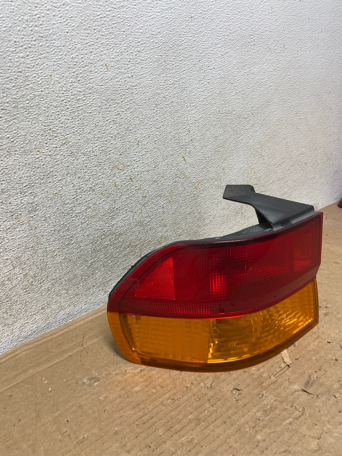 2002 2003 2004 Honda Odyssey Left Driver LH Side Tail Light AH8919 LK2
