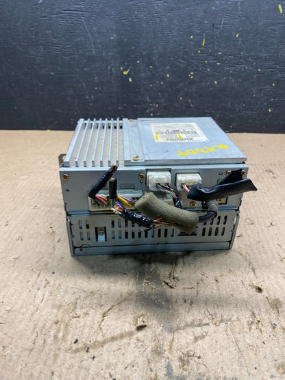 2004 to 2005 Nissan Titan Am Fm Cd Player Radio Receiver Q9357 DG3