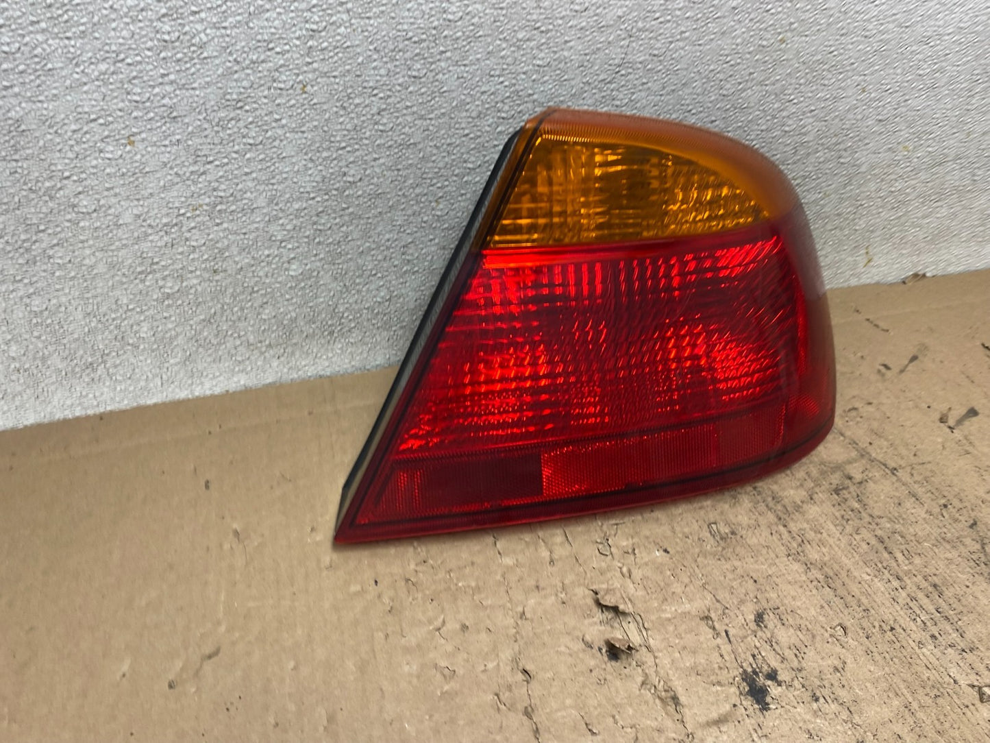 2001 - 2002 Chrysler Sebring Coupe Right Passenger Side Tail Light s1688 DG2