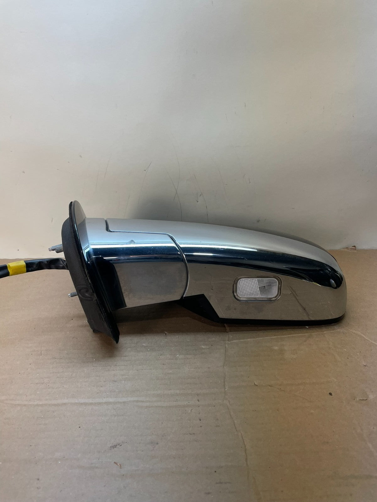 2007 - 2014 Cadillac Escalade Left Driver Door Mirror Turn Signal AI0403 DG4