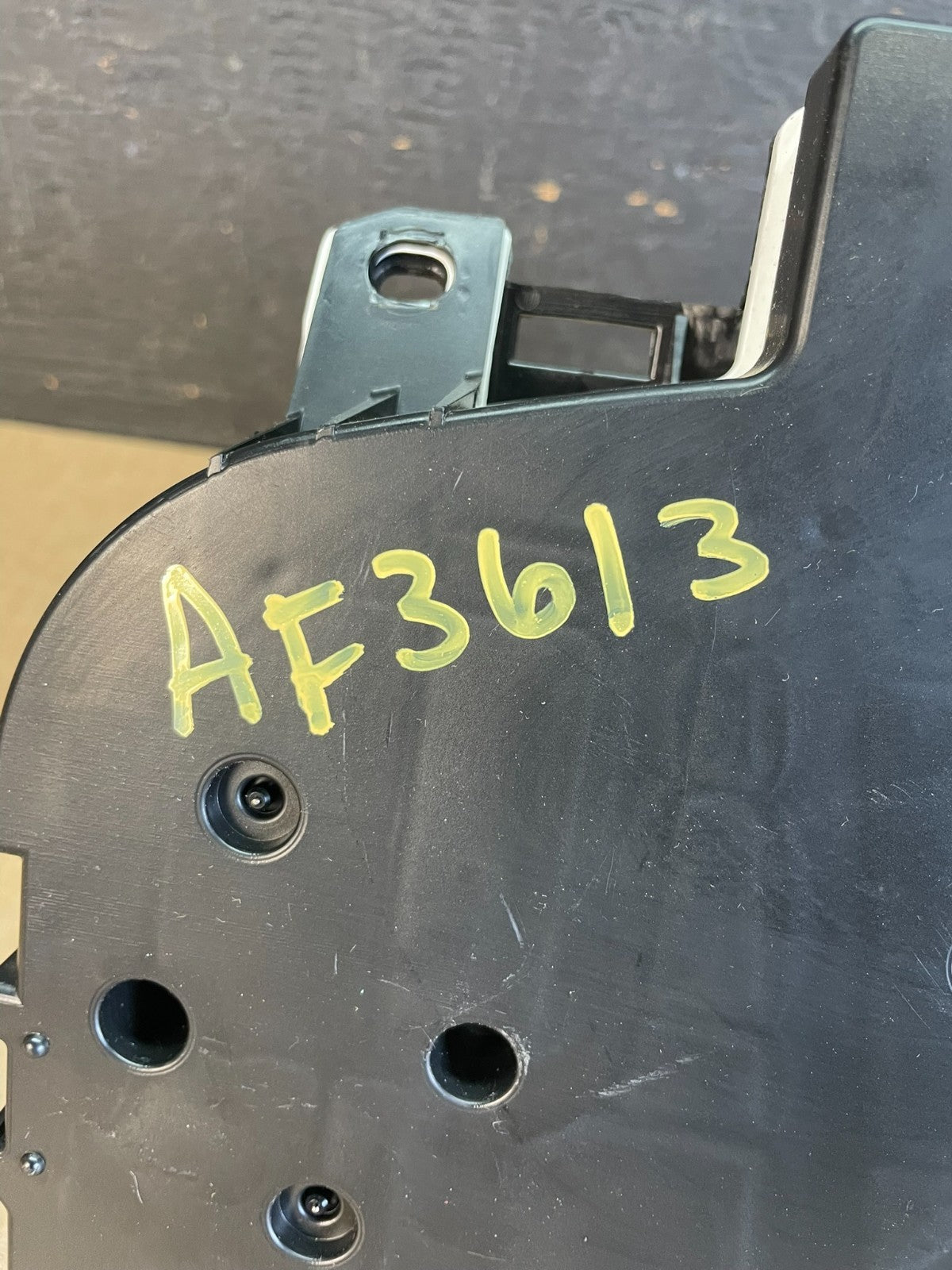 2007 to 2013 Chevrolet Silverado Suburban Cluster Gauge Speedometer AF3613 DG9