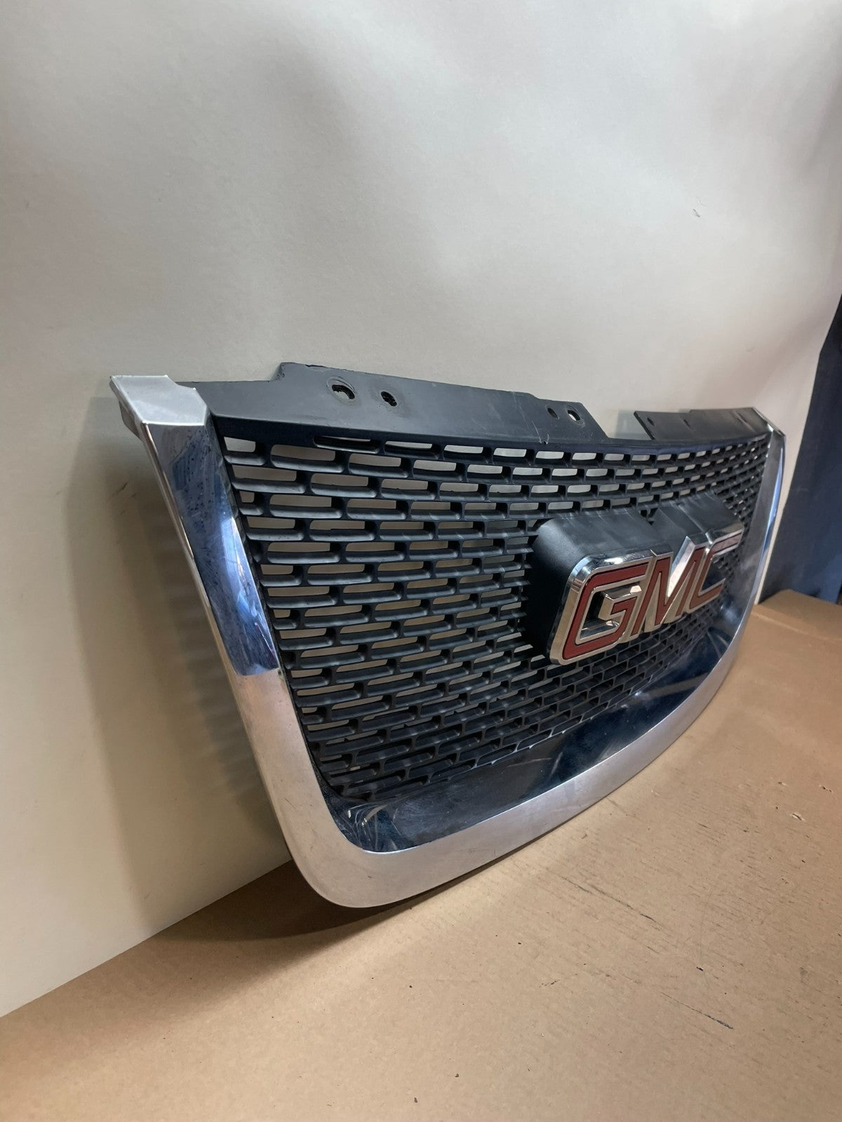 2007 to 2012 GMC Acadia Front Upper Grill Grille AI4191 DG2