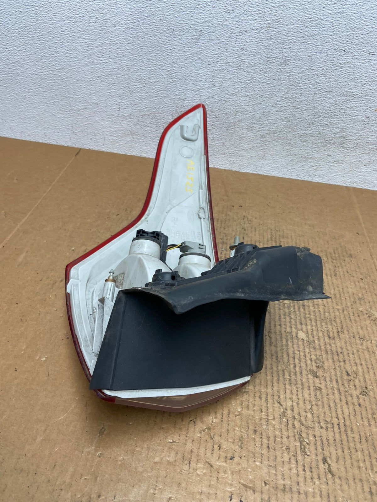 2013 to 2016 Ford Escape Right Passenger RH Side Tail Light AE1525 LK6