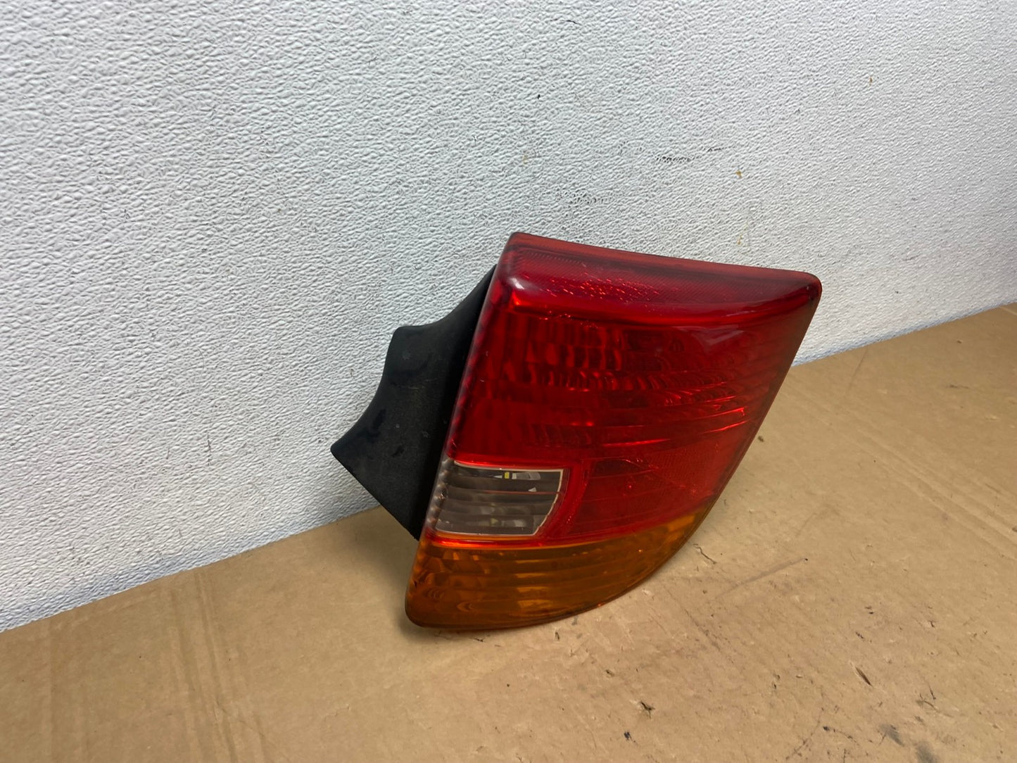 2000 to 2002 Toyota Celica Right Passenger RH Side Tail light AD2777 LK2