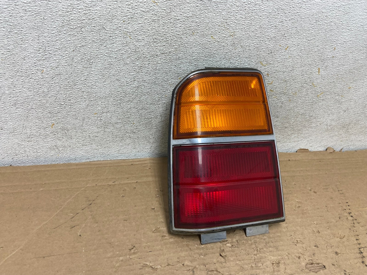 1986 Oldsmobile Delta 88 Eighty Eight Left Driver LH Side Tail Light ah9206 DG1