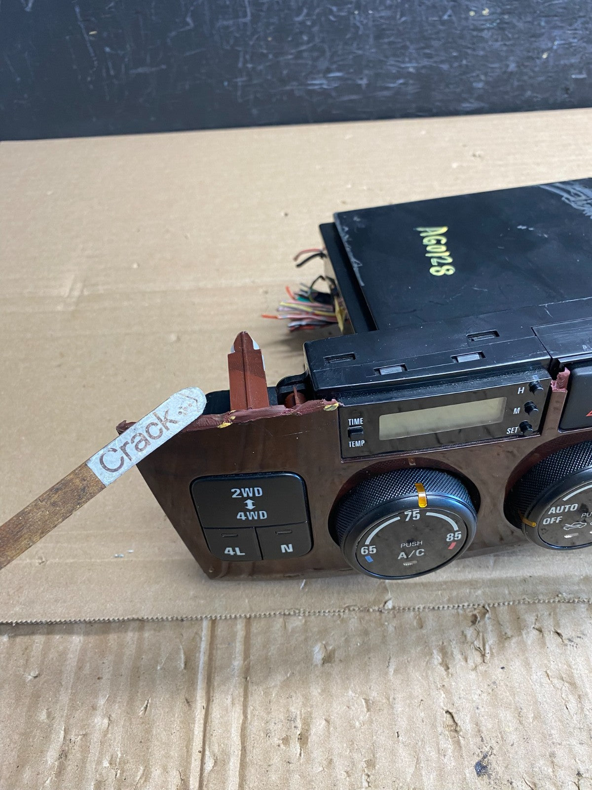 2003 to 2007 Suzuki XL-7 Grand Vitara Radio Bezel Climate Control Trim AG01286