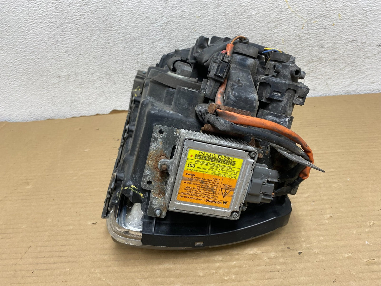 2001 to 2003 Infiniti QX4 Xenon HID Driver Left LH Side Headlight AG9334 DW11