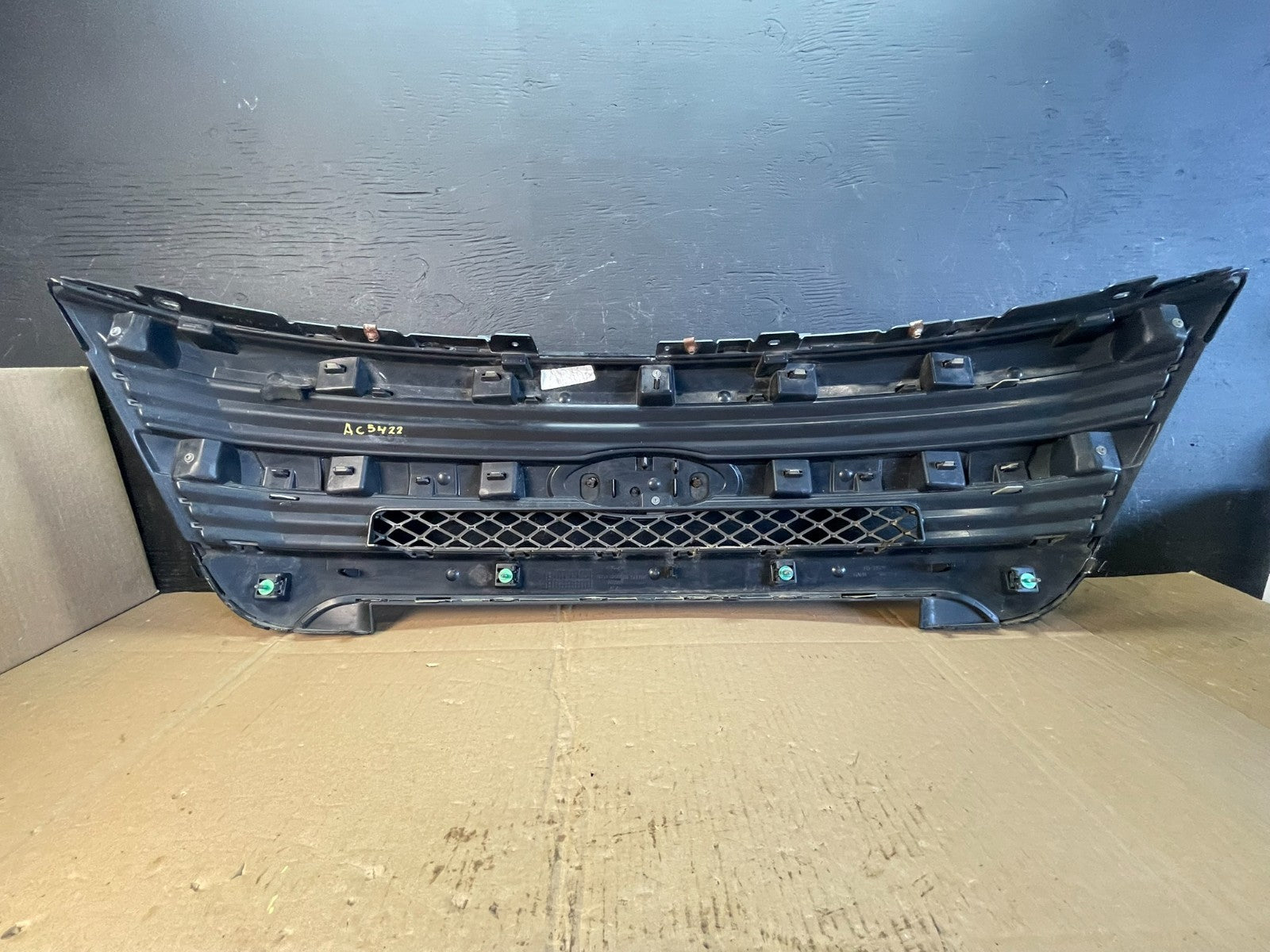2011 to 2015 Ford Explorer Upper Front Grill Grille DB53-8200-BE AC5422 DG6