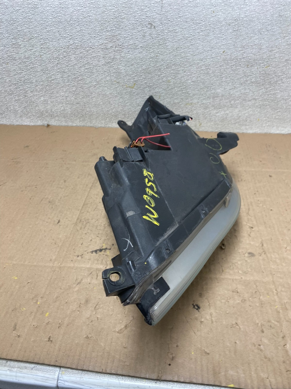 2004 2005 2006 Toyota Solara Halogen Headlight Right Passenger Side W0958 DW11