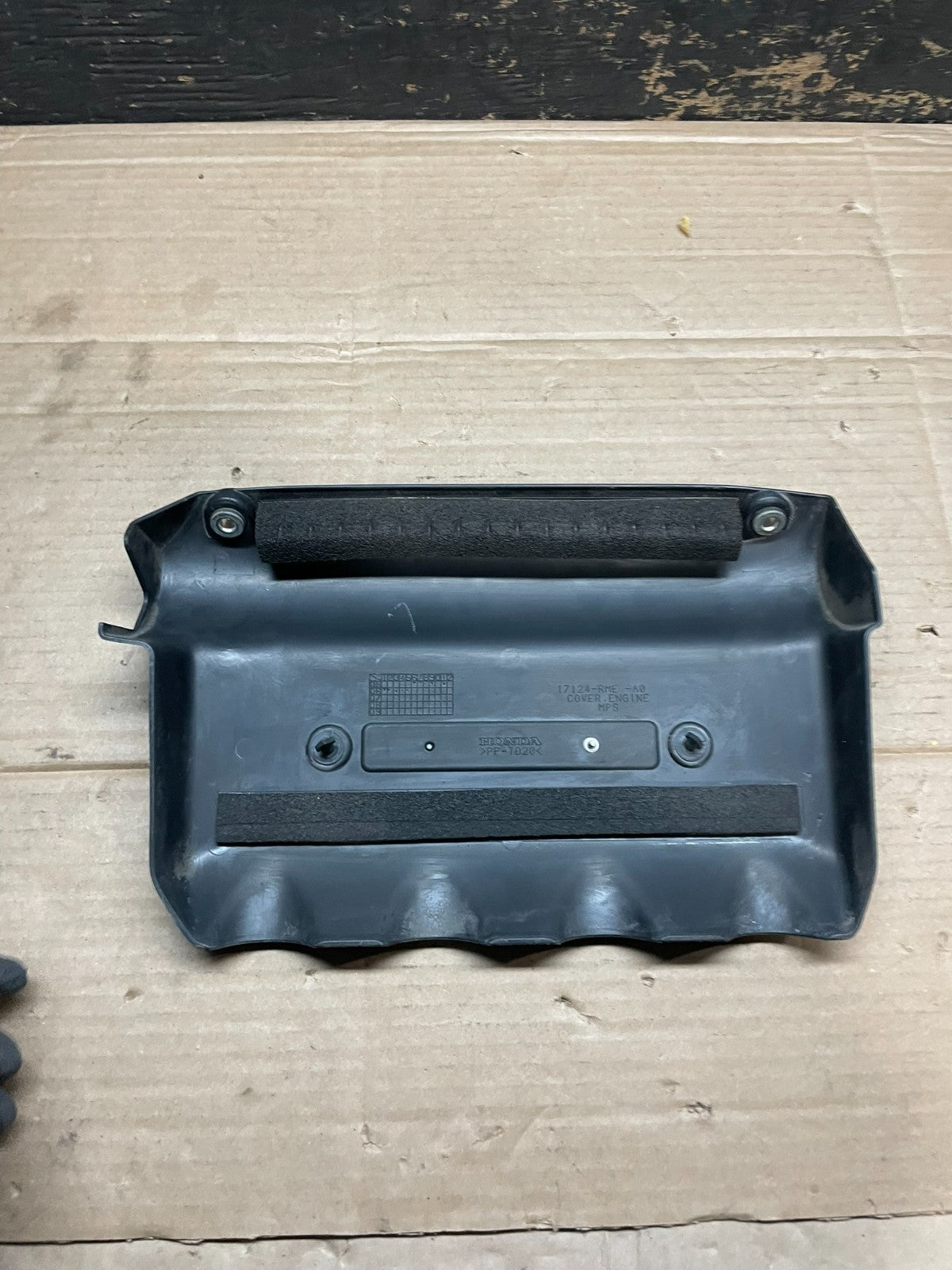 2007 to 2008 Honda Fit Engine Cover Trim Bezel 17124-rme-a0 V2795 DG5