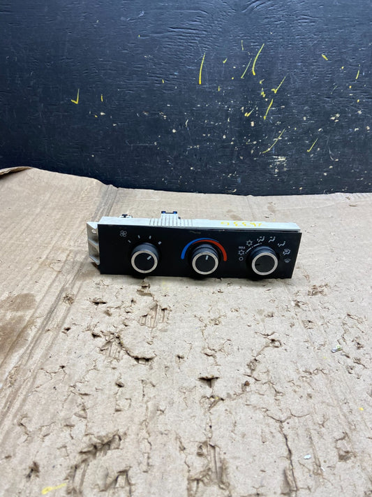 2008-2010 Chevrolet Express 1500 2500 3500 Climate Control Panel X6330 DG0