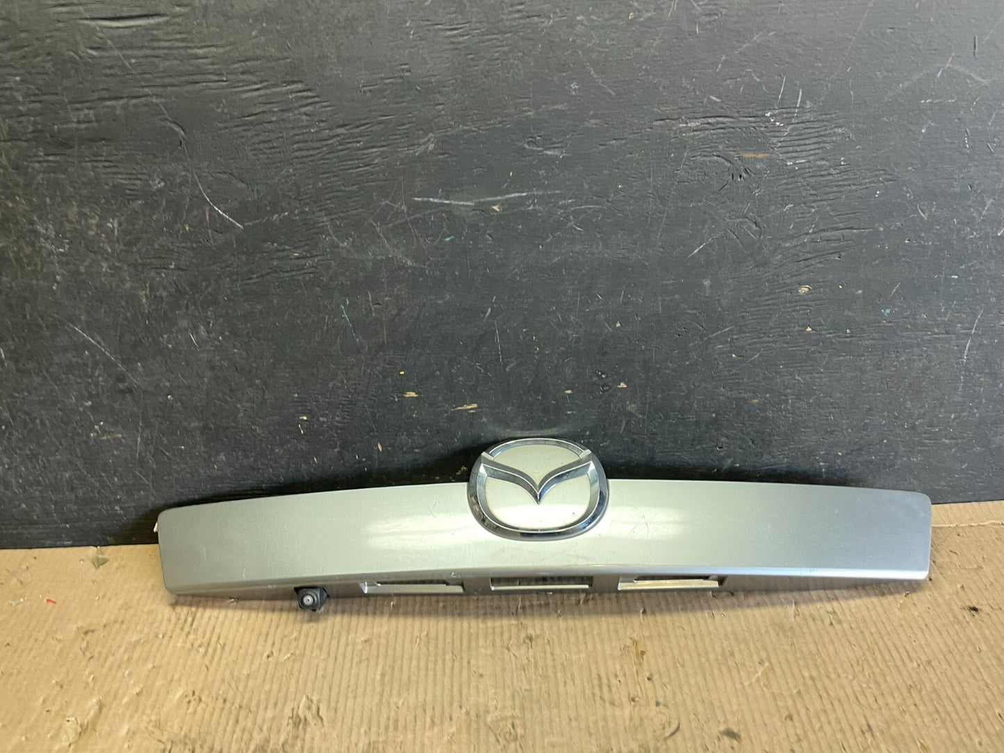 2007-2009 Mazda CX-9 Trunk Lid Garnish Panel Molding Trim Backup Camera M2944 DG0