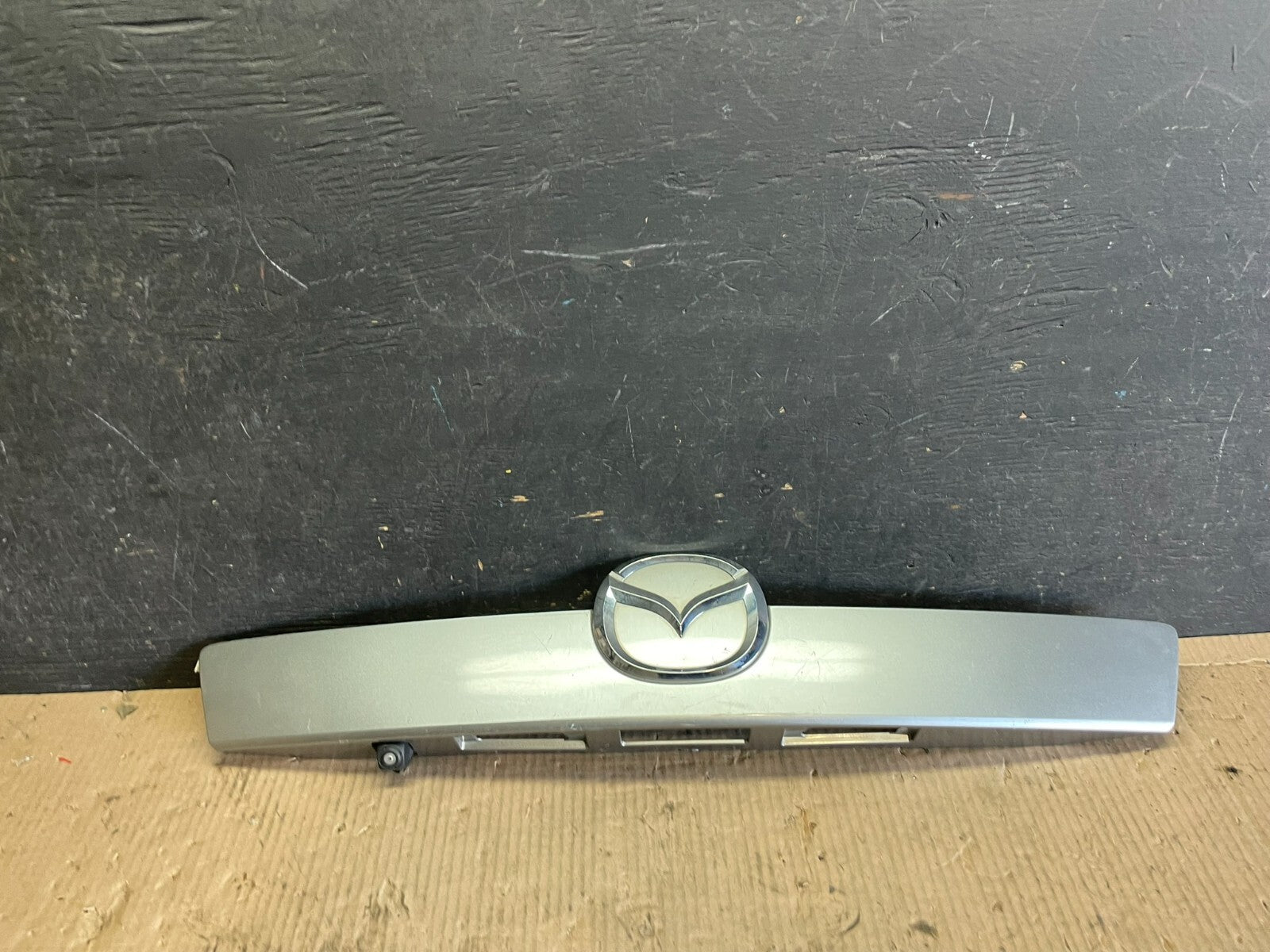 2007-2009 Mazda CX-9 Trunk Lid Garnish Panel Molding Trim Backup Camera M2944 DG0