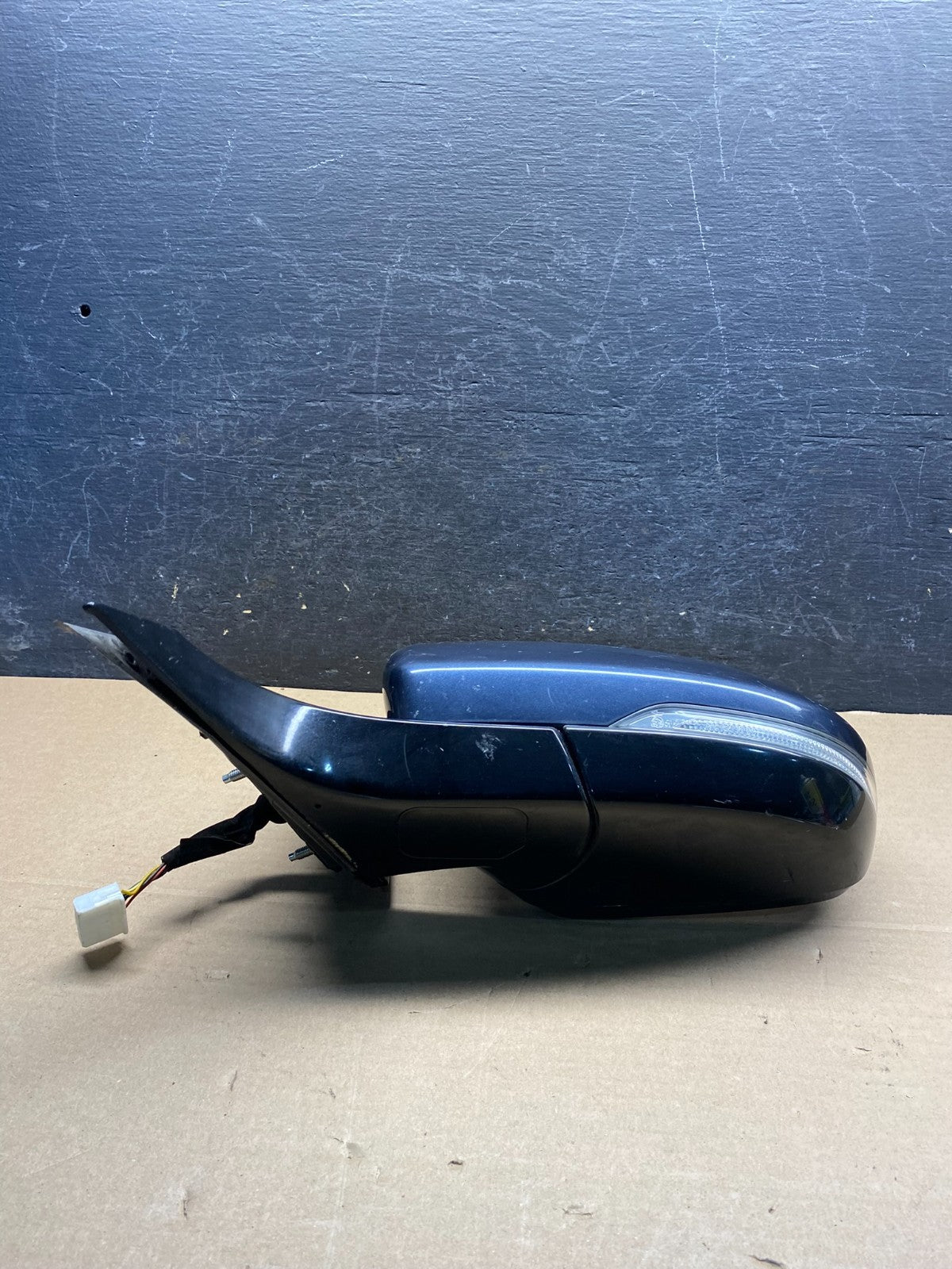 2017-2019 Kia Cadenza Left Driver Side View Door Mirror Turn Signal AH9750 DG3