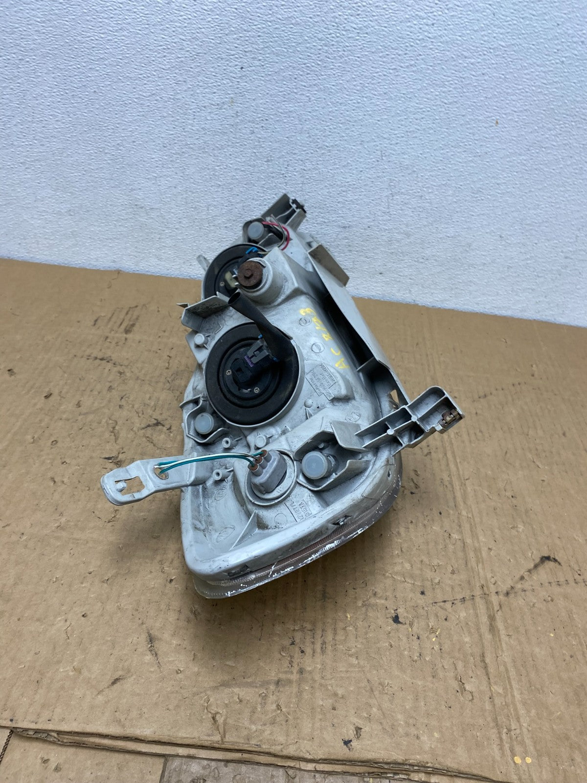 2005 to 2008 Toyota Corolla Left Driver LH Side Headlight AC8173 DW9