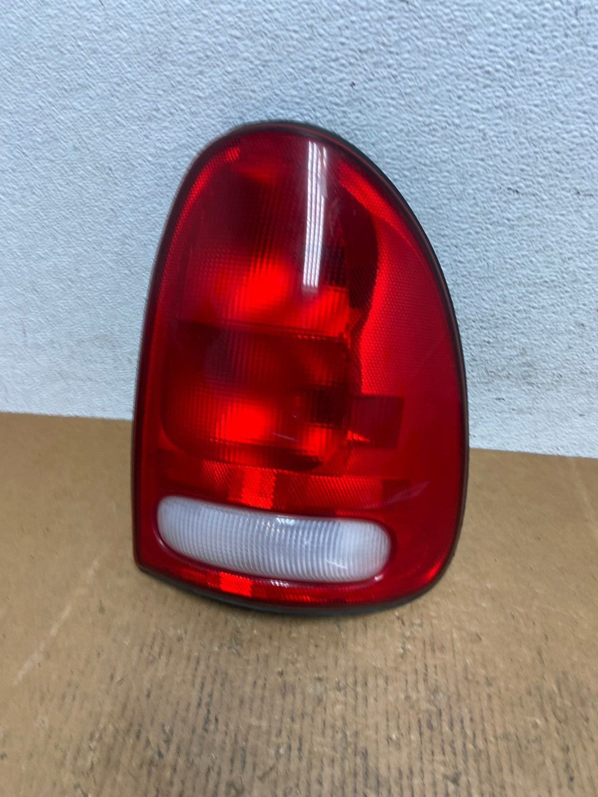 1998 to 2003 Dodge Durango Tail Light Right Passenger RH Side AE0650 LK0