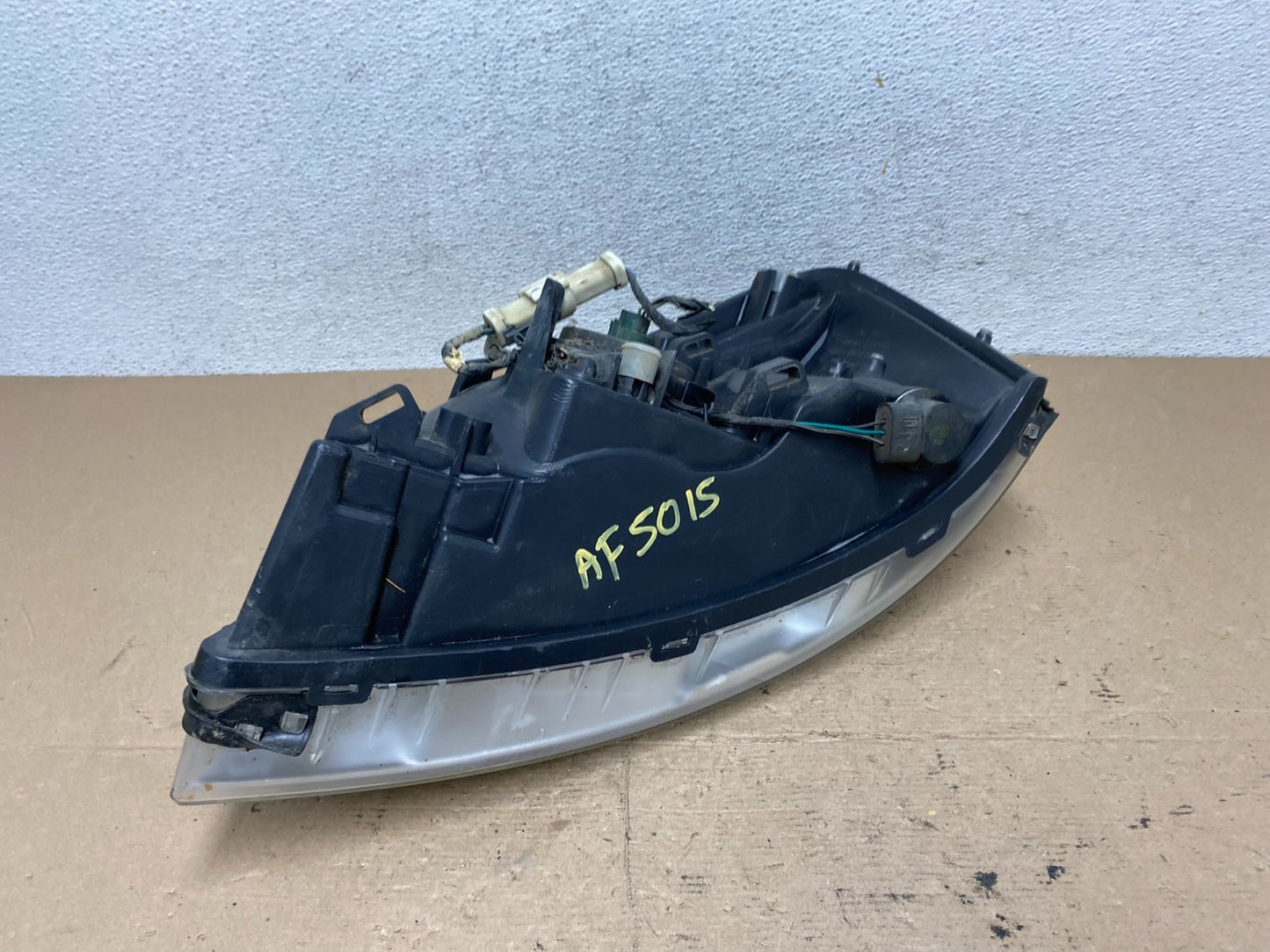 2004 - 2007 Ford Freestar Right Passenger RH Side Headlight Halogen AF5015 DW7