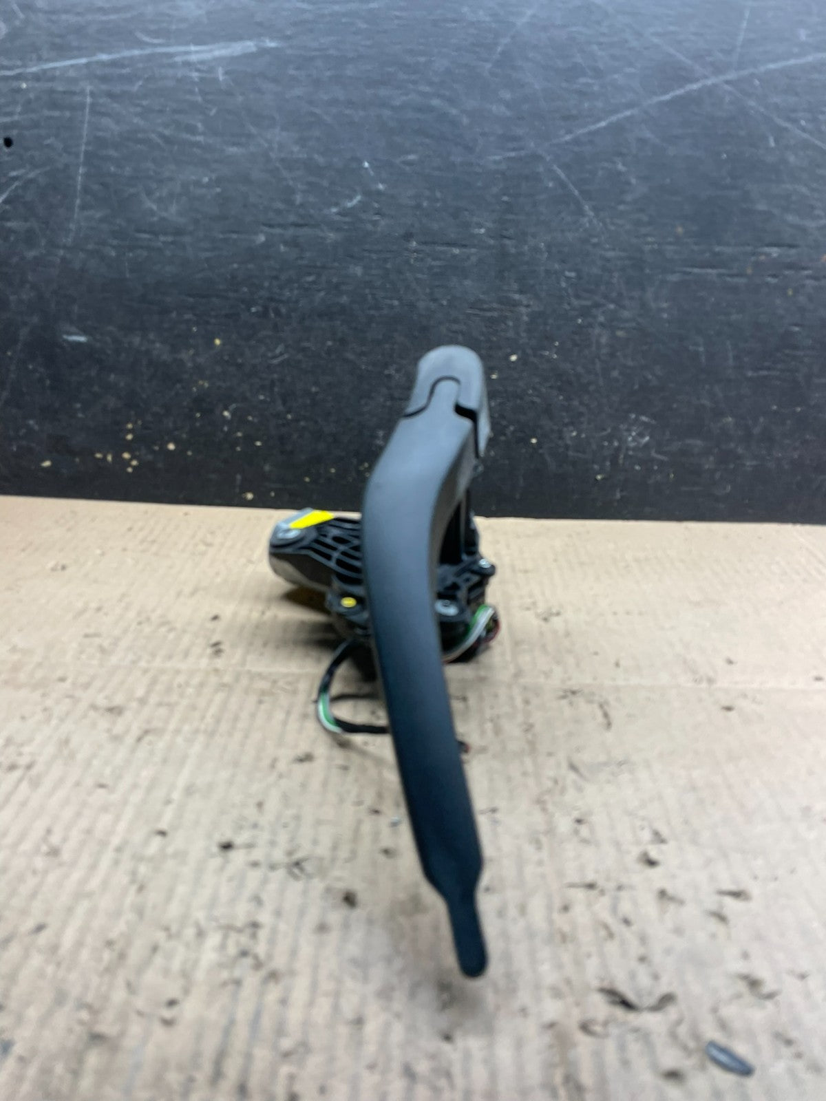 2013 to 2017 Buick Enclave Windshield Rear Wiper Motor V2445 DG4