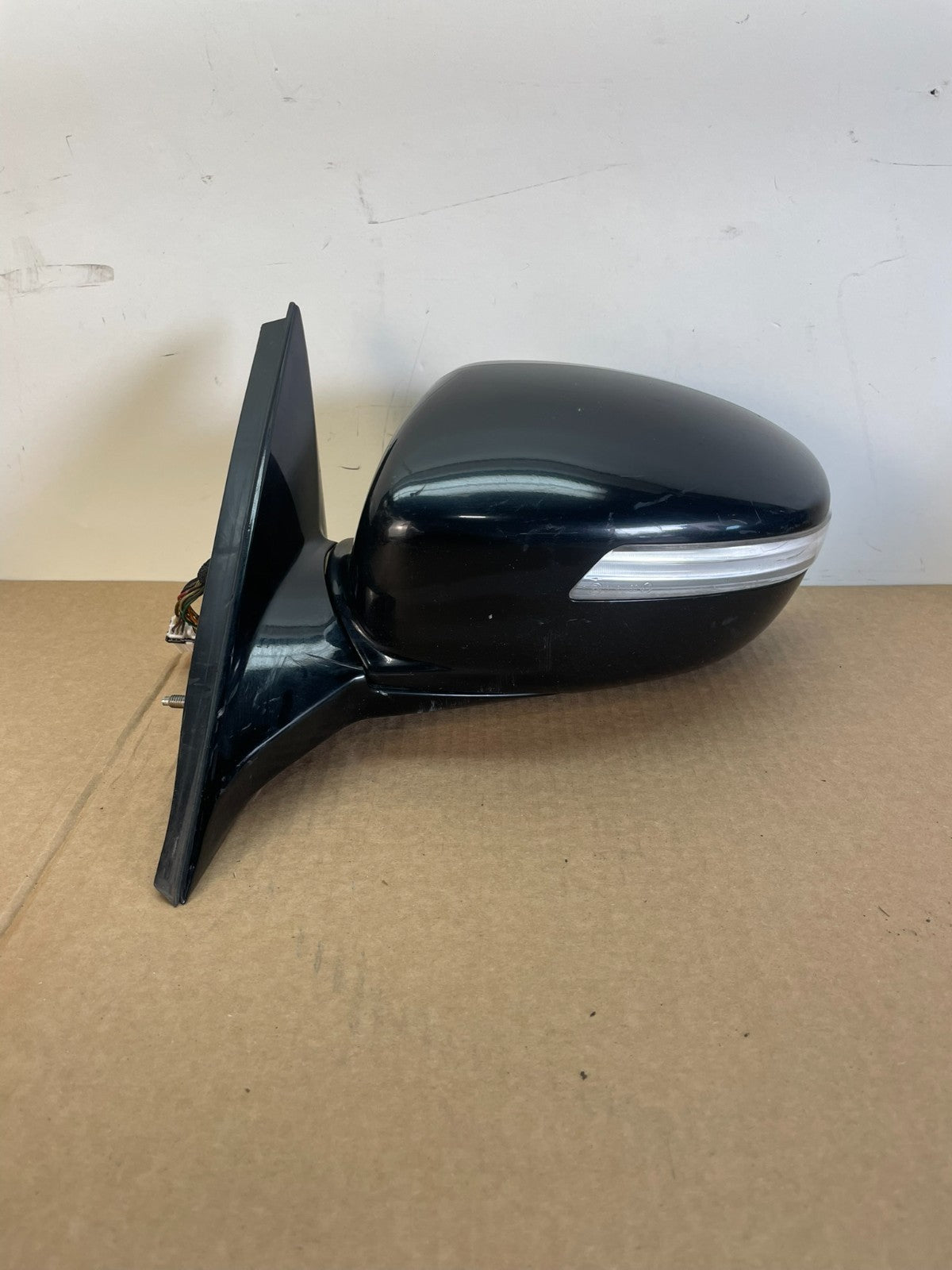 2009 to 2014 Hyundai Genesis Sedan Left Driver Turn Signal Door Mirror AG2675 MS0