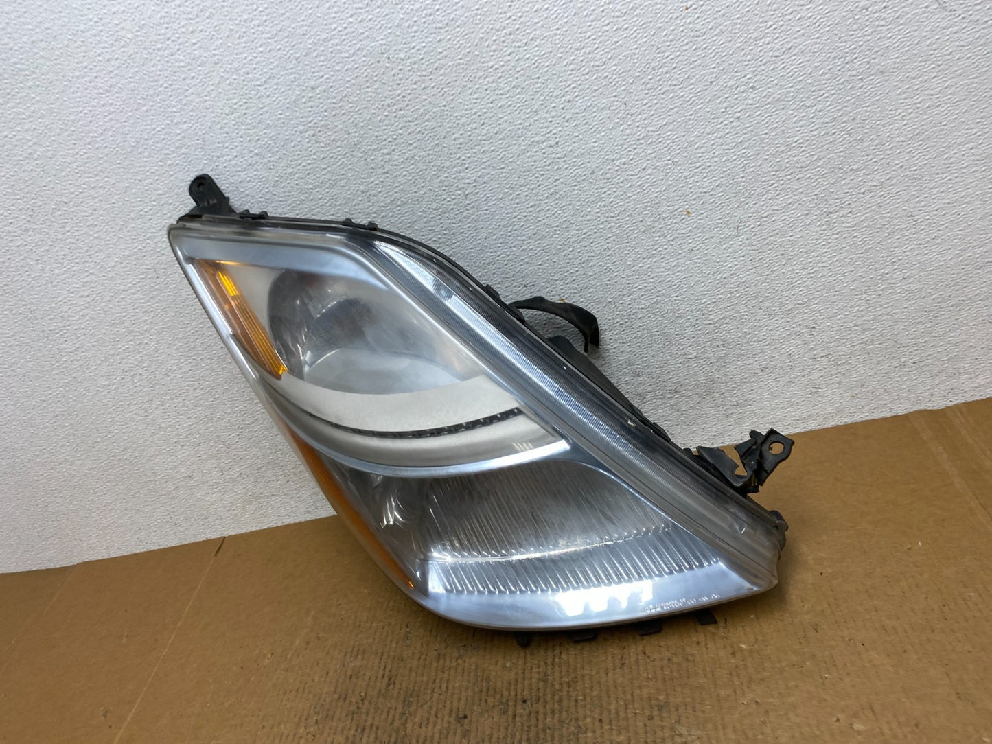 2006 - 2009 Toyota Prius Right Passenger Rh Side Headlight Halogen TYC AE1375 DW1