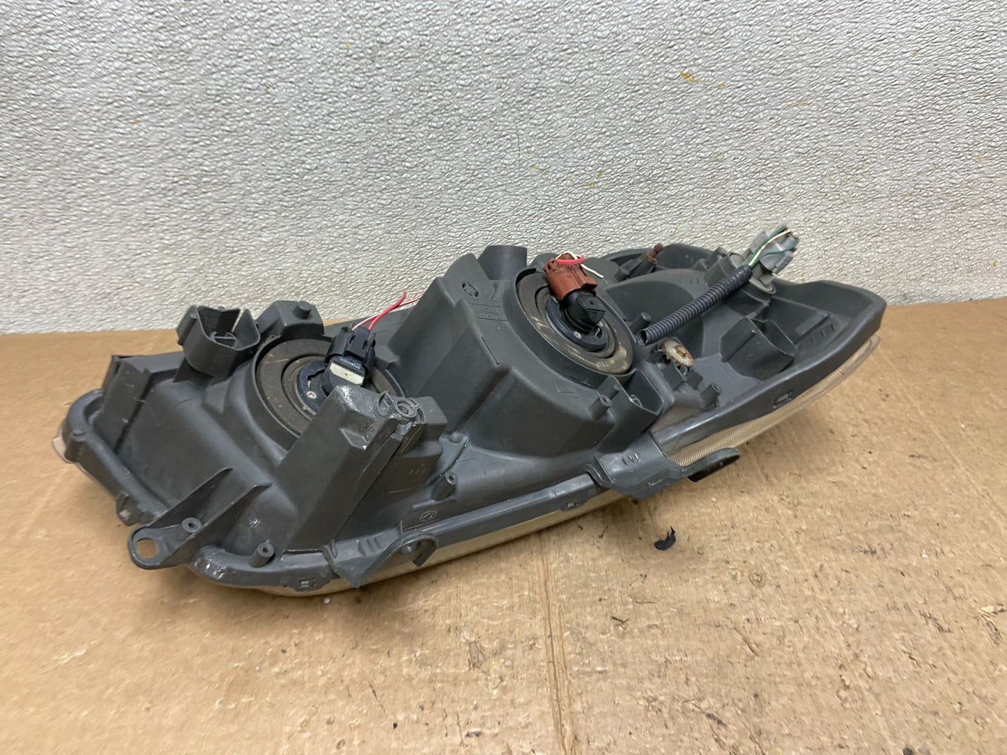 2001 2002 2003 Toyota Highlander Headlight Left Driver LH Side AA3860 DW5