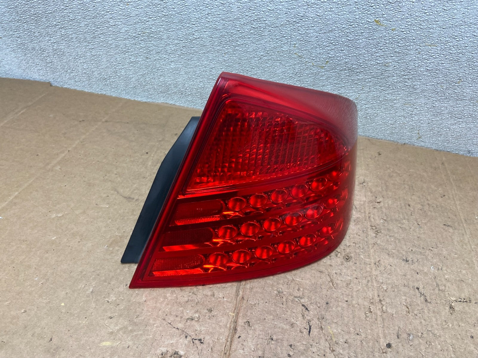 2003 to 2004 Infiniti G35 Right Passenger Rh Side Tail Light Oem AA3944 DW2