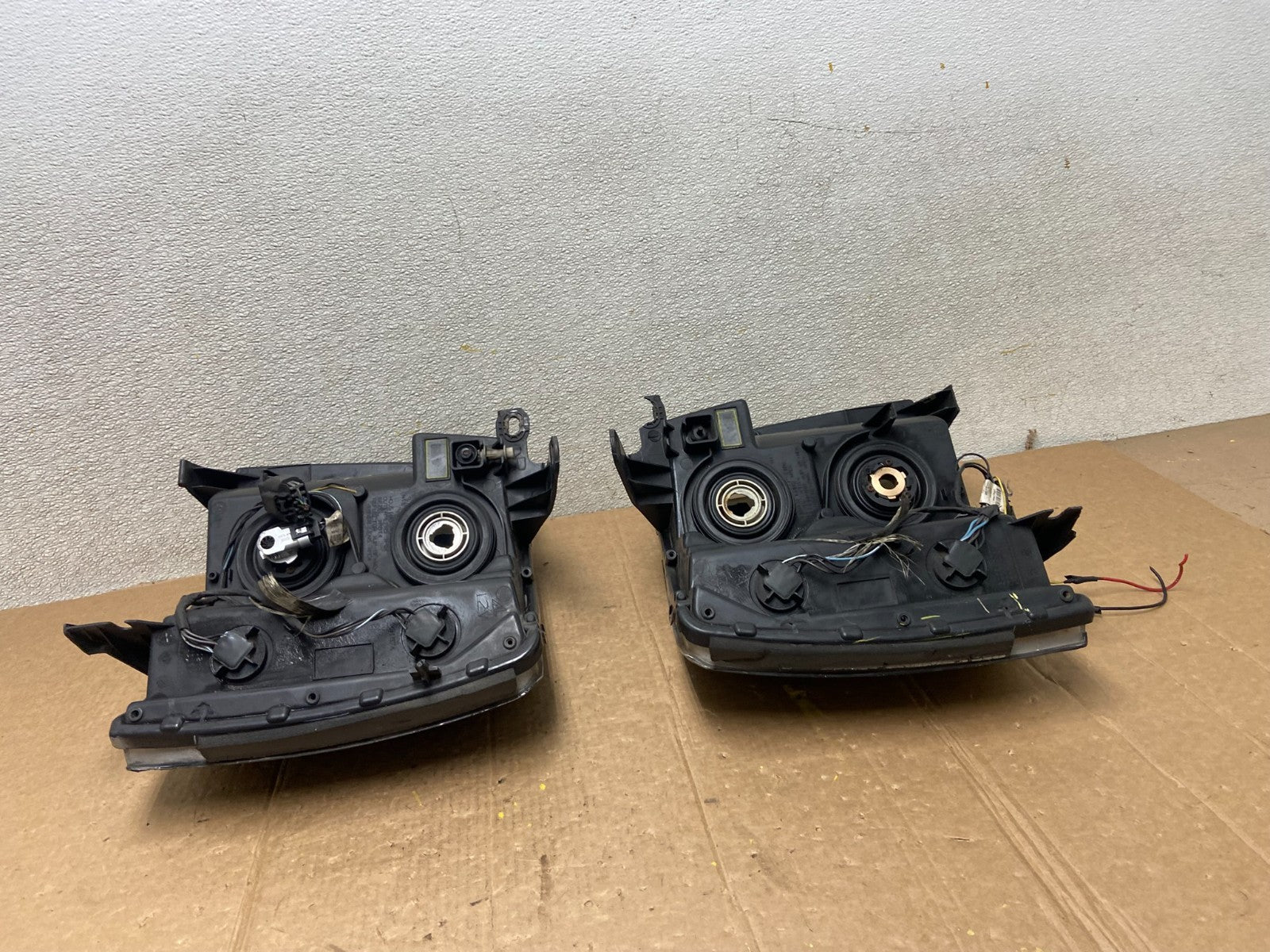 2007 to 2014 Chevrolet Silverado Left+Right Side Headlights AA1595 DW14
