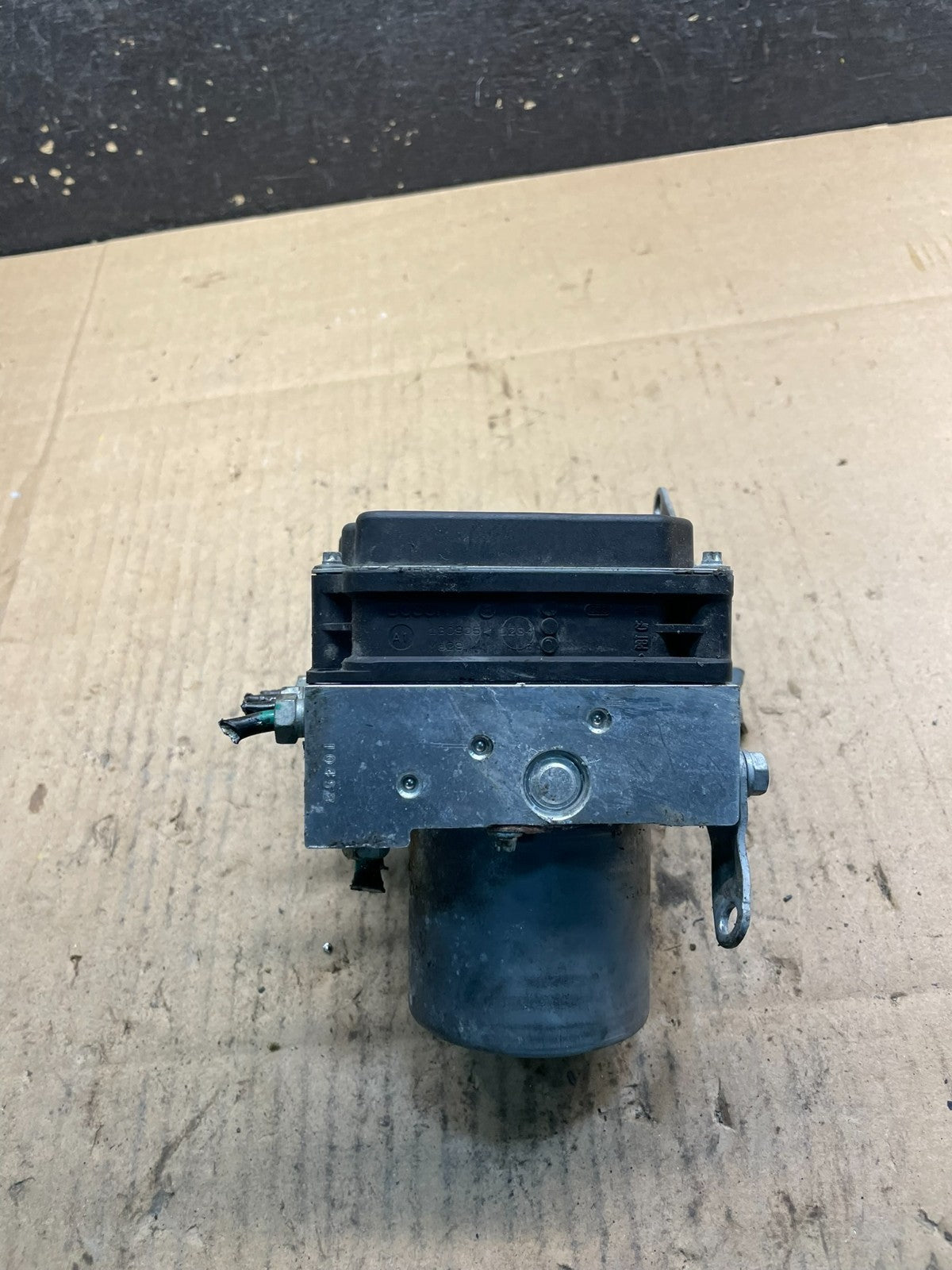 2006 to 2011 BMW 325Xi 330Xi ABS Anti-Lock Brake Pump 6775180-01 OEM W6784 DG0
