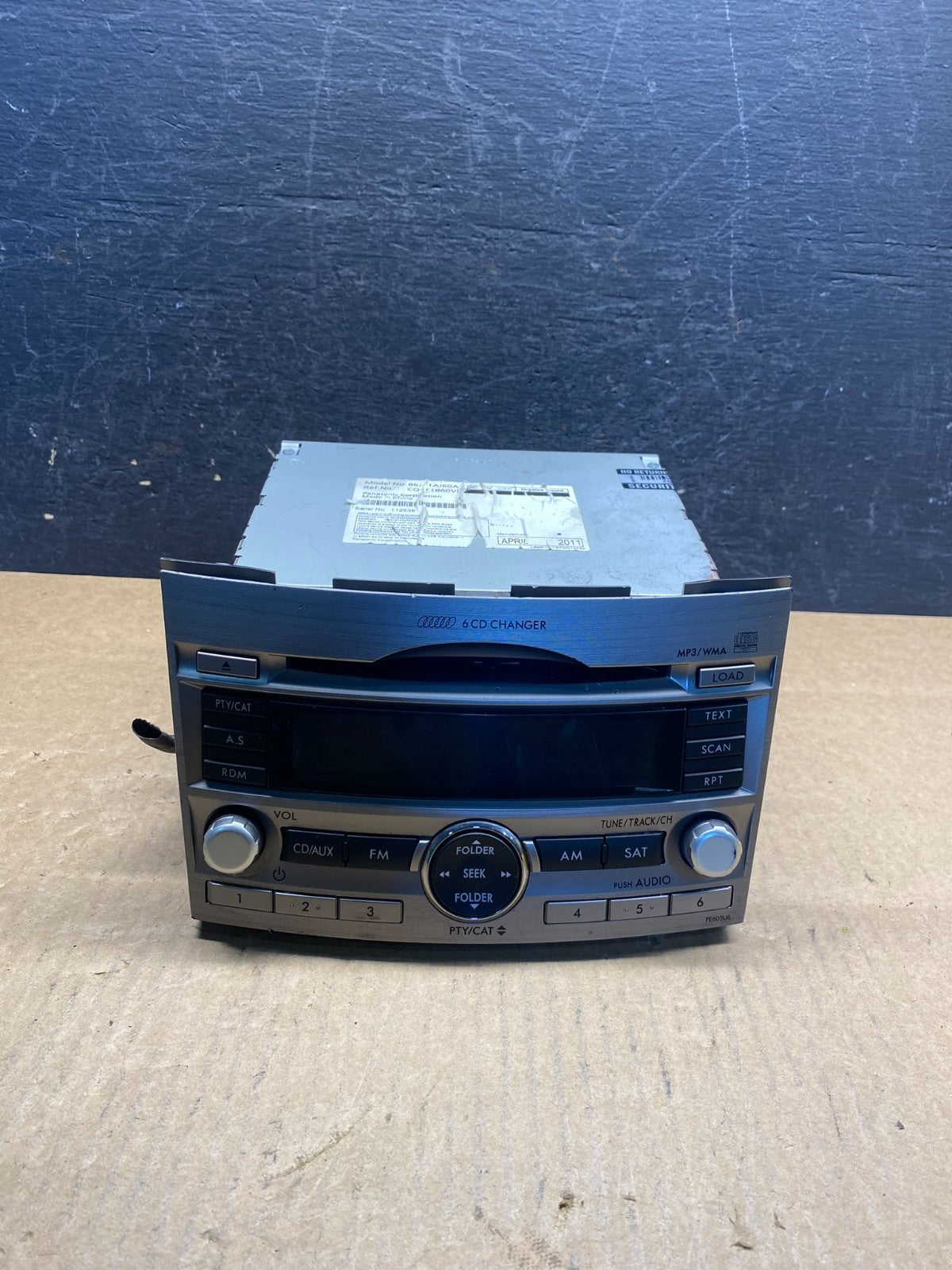2010 to 2012 Subaru Legacy AM FM CD MP3 Radio Player AG7400 DG0
