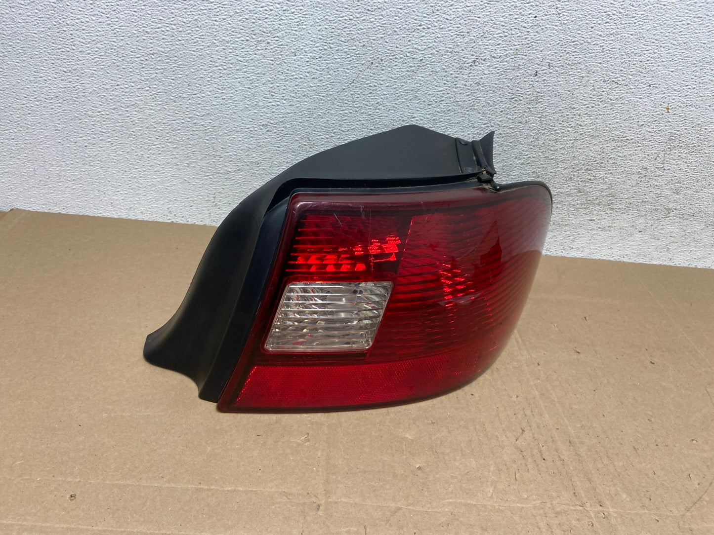 2000 - 2003 Mercury Sable Sedan Right Passenger Rh Side Tail Light AE4974 LK2