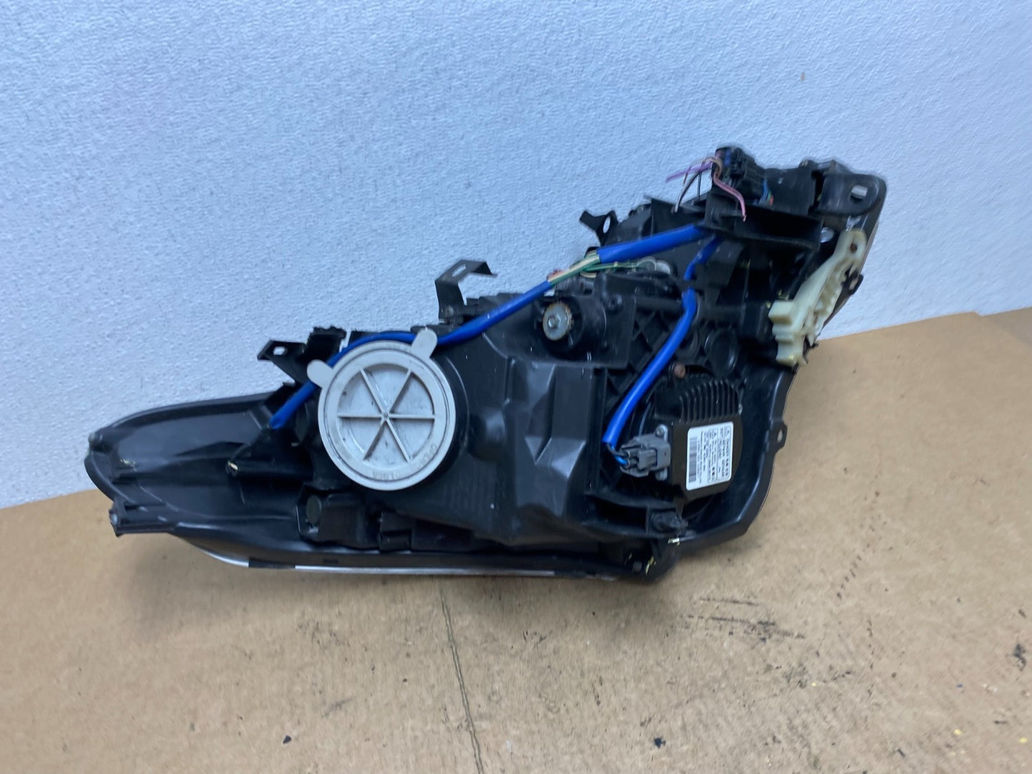 Sedan 4Door 2010 to 2013 Infiniti G37 Left Driver Headlight Xenon Oem AC3629 DW9