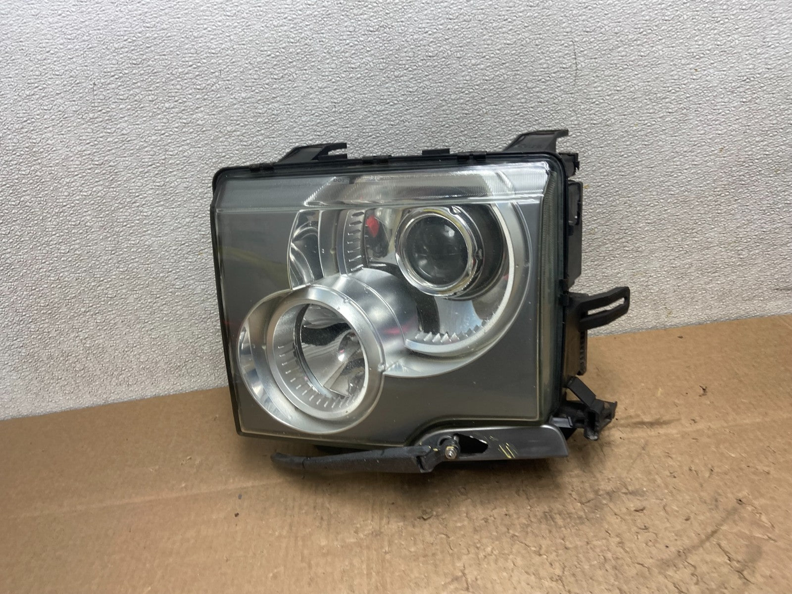 2003 to 2004 Land Rover Range Rover Left Driver Headlight  Xenon HID Y9208 DW0
