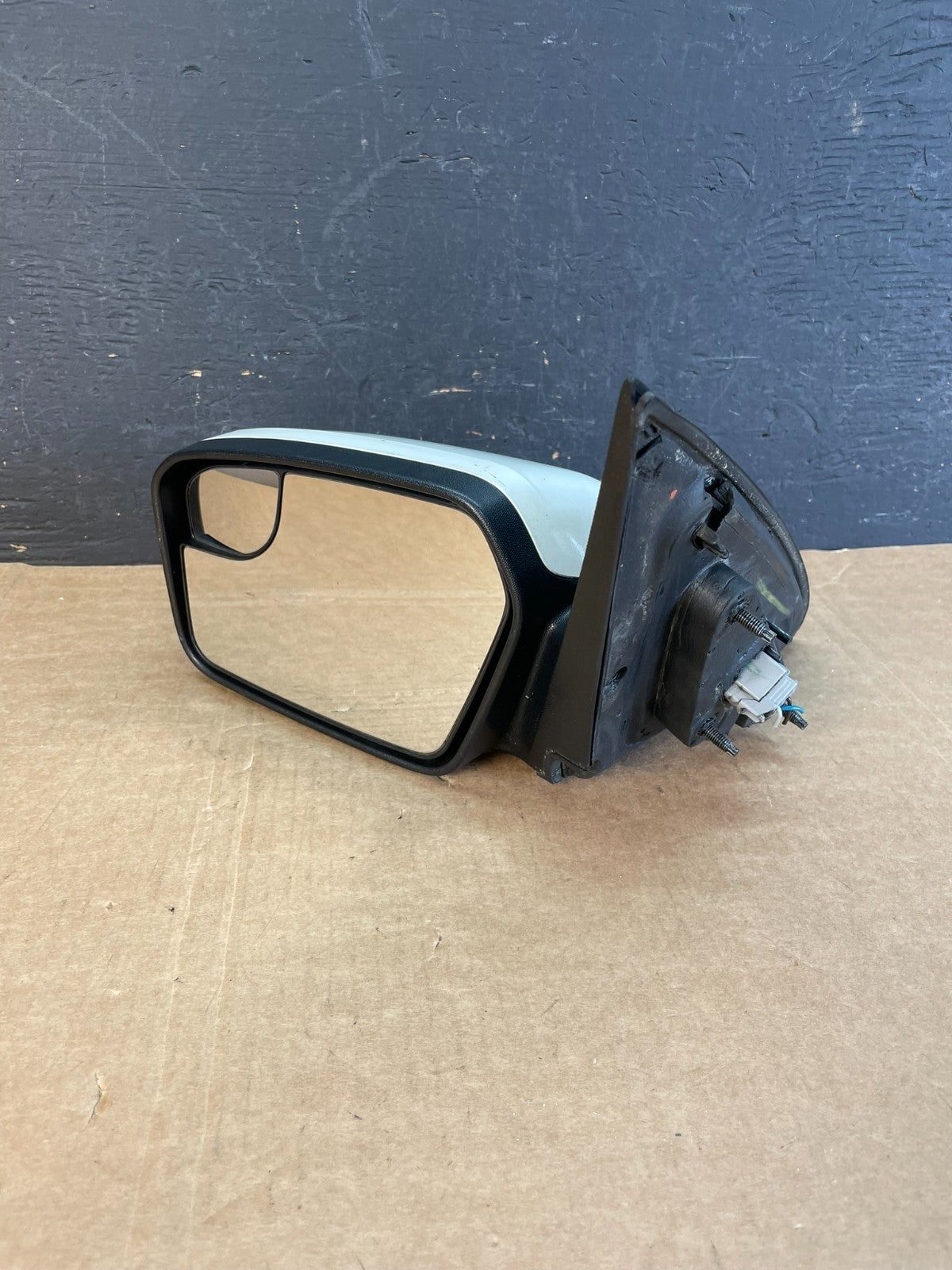 2011-2012 Ford Fusion Left Driver LH Side View Door Mirror AE8307 DW2