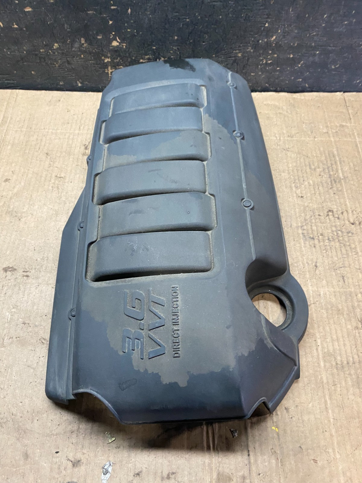 2007 to 2008 GMC Acadia 3.6L VVT Engine Cover Shield OEM t4070 DG3