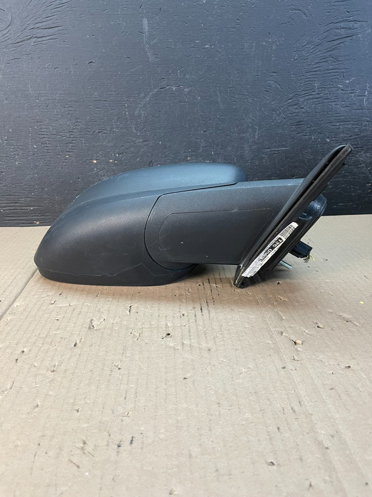 2010 to 2018 Ford Taurus Right Passenger View Door Mirror AD8682 DW3