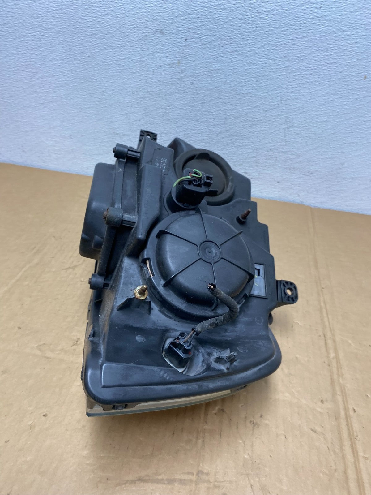 Xenon 2003-2006 Lincoln Navigator Right Passenger Side Headlight AC7559 DW8