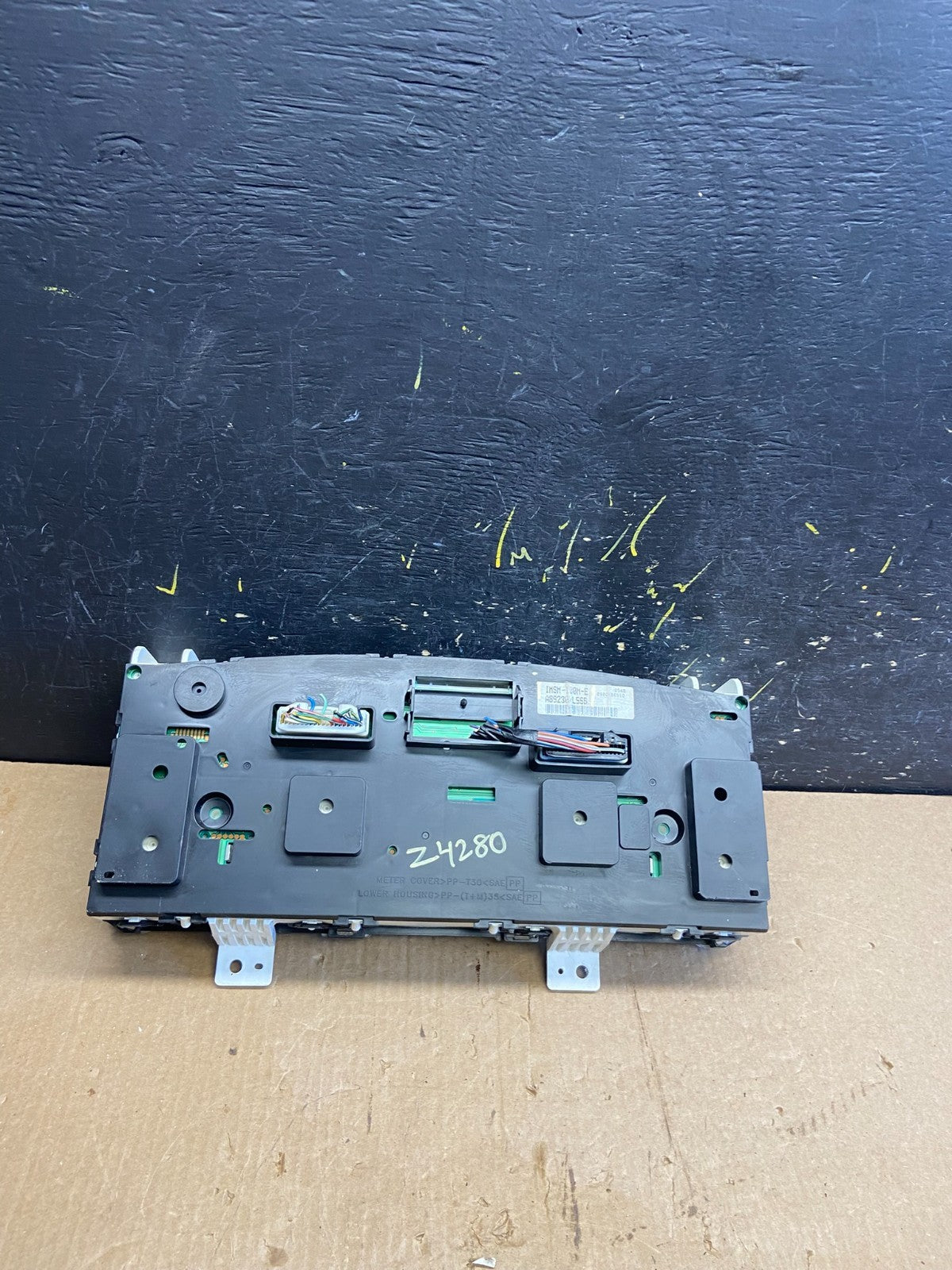 Chevrolet W5500 Isuzu  Speedometer Cluster Gauge Oem z4280 DG4