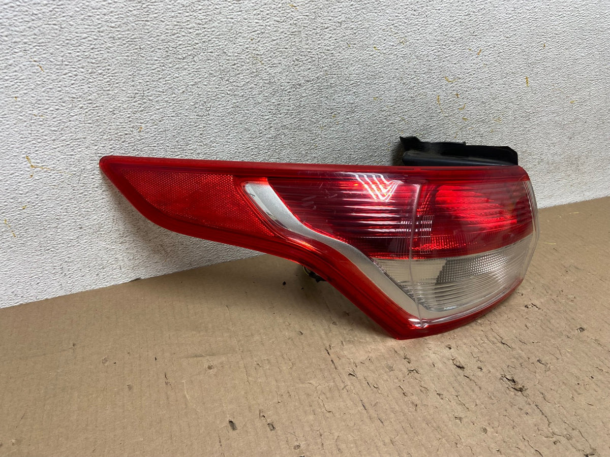 2013 to 2016 Ford Escape Left Driver LH Side Tail Light AH5985 LK1