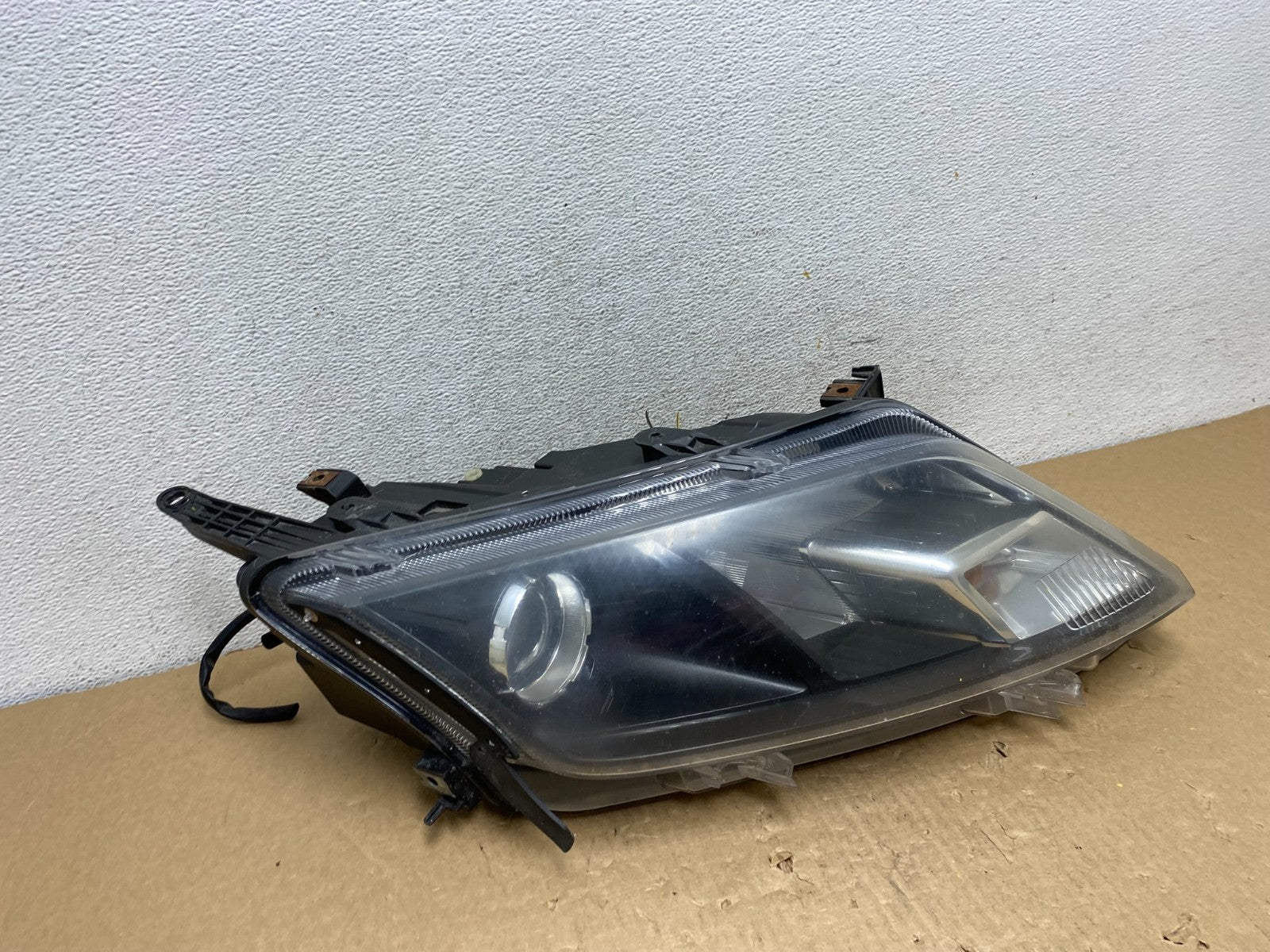 2010 2011 2012 Ford Fusion Right Passenger RH Headlight Halogen AF7424 DW2