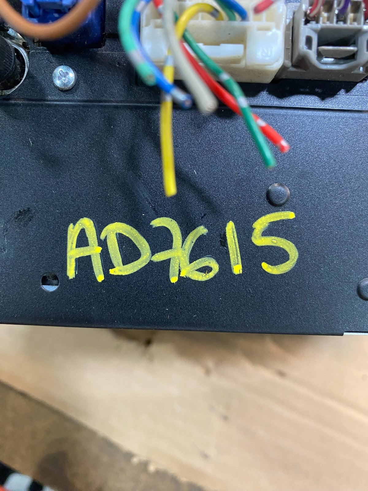 2004 to 2010 Toyota Sienna AM FM CD Mp3 Radio Screen Display AD7615 DG7