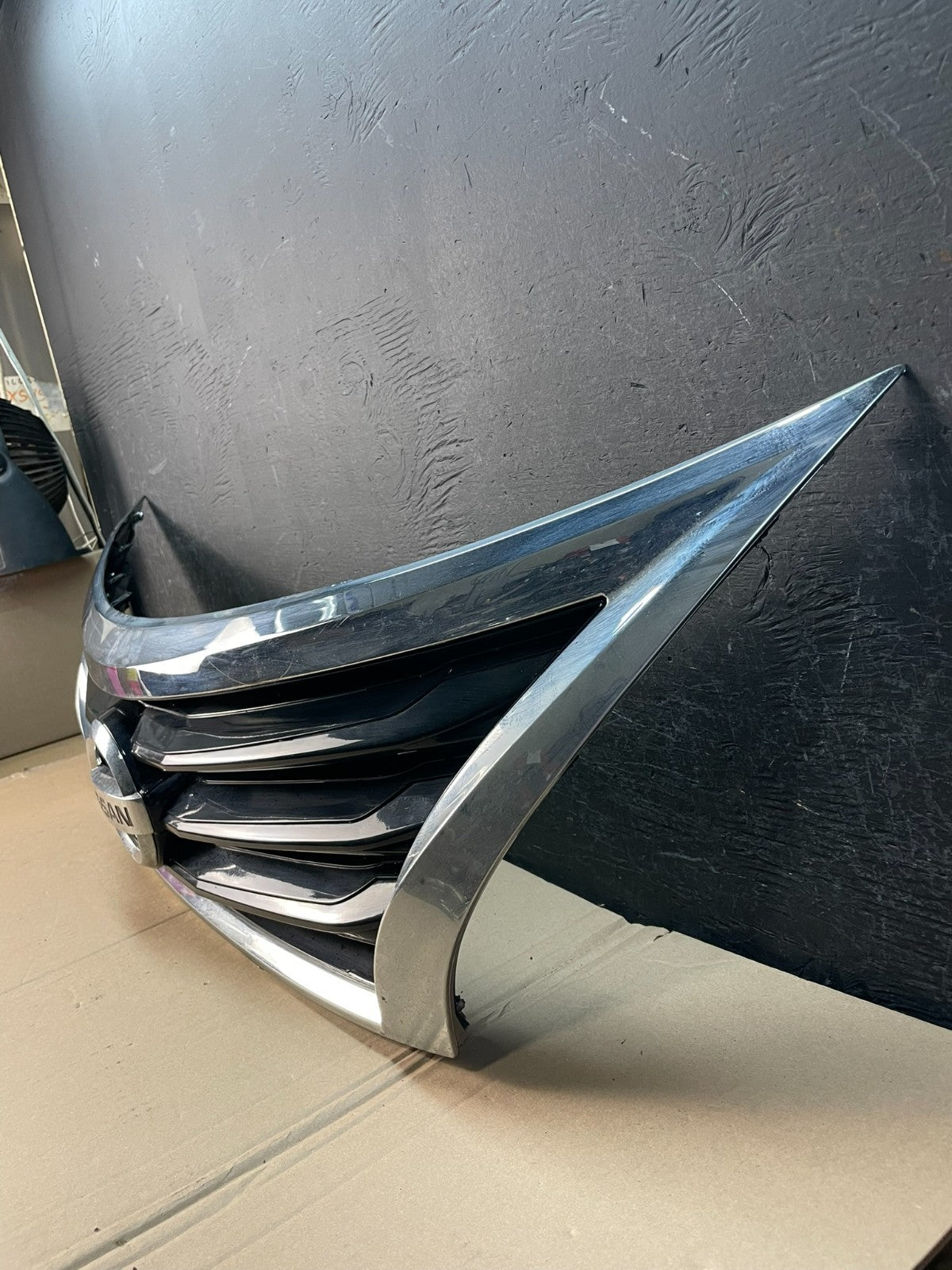 2013 to 2015 Nissan Altima Front Upper Grill Grille Sedan AD8326 DG1