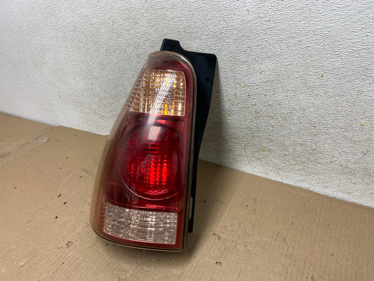 2003 2004 2005 Toyota 4Runner Left Driver LH Side Tail Light AH5845 LK2